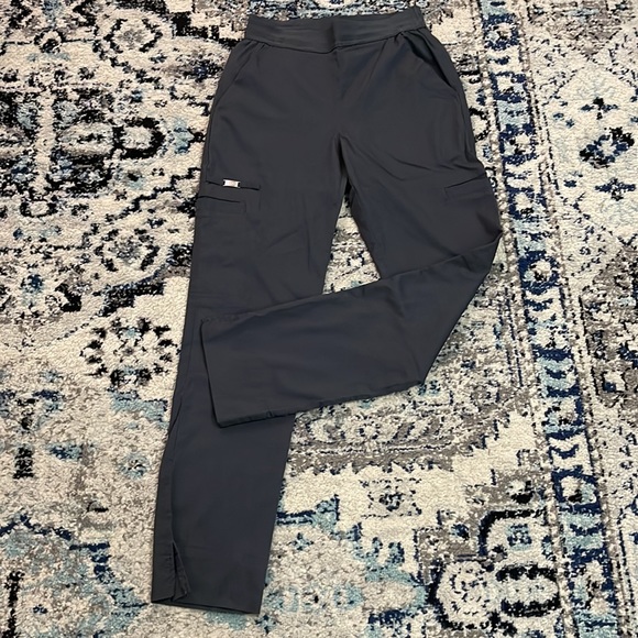 ⛔️SOLD⛔️ 💰 3 for $25 🏷 Women Cherokee Luxe Elastic Waist Cargo Pants Pewter XS - Picture 2 of 12